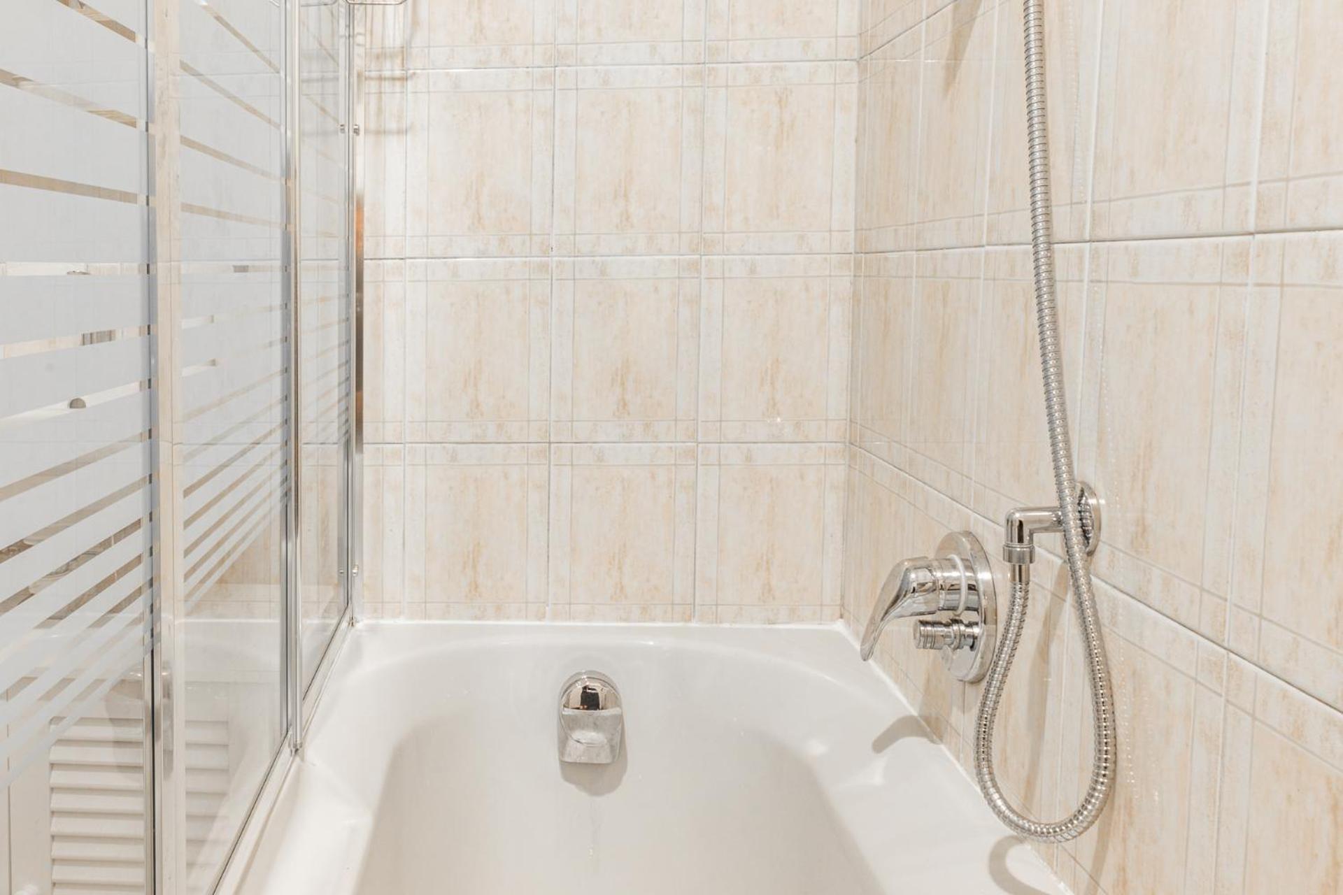Free Parking - 5 Min By Walk From City Center Como Exterior photo
